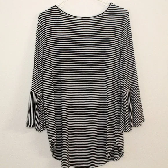 KEREN Hart Bell Sleeve Tunic Size M - Picture 10 of 15